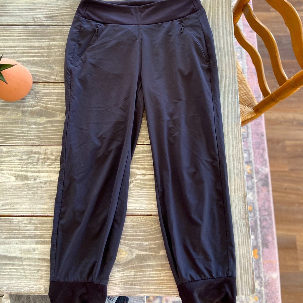Women’s jogging capris